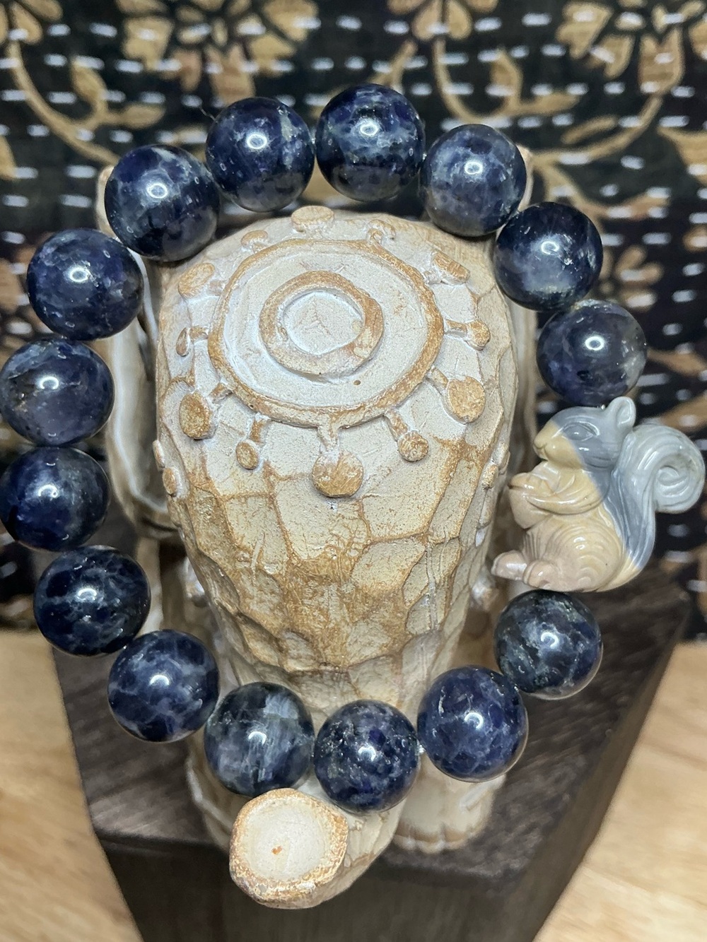 Iolite 12mm with Alashan Squirrel
